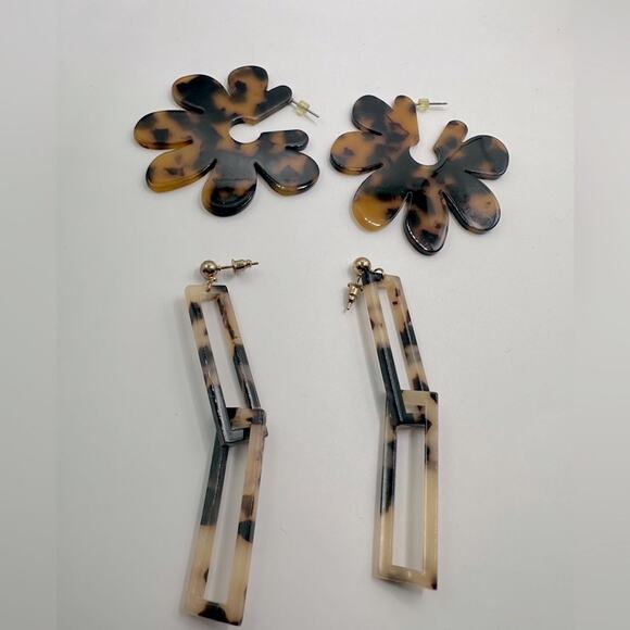 Tortoise Earrings Brown Set of 2 Pierced Statement Costume Jewelry Retro - Picture 1 of 8